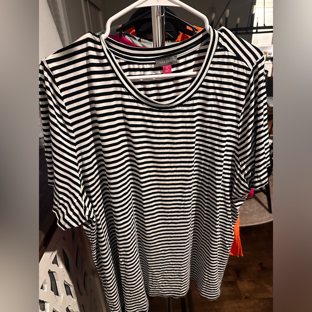Vince Camuto Top